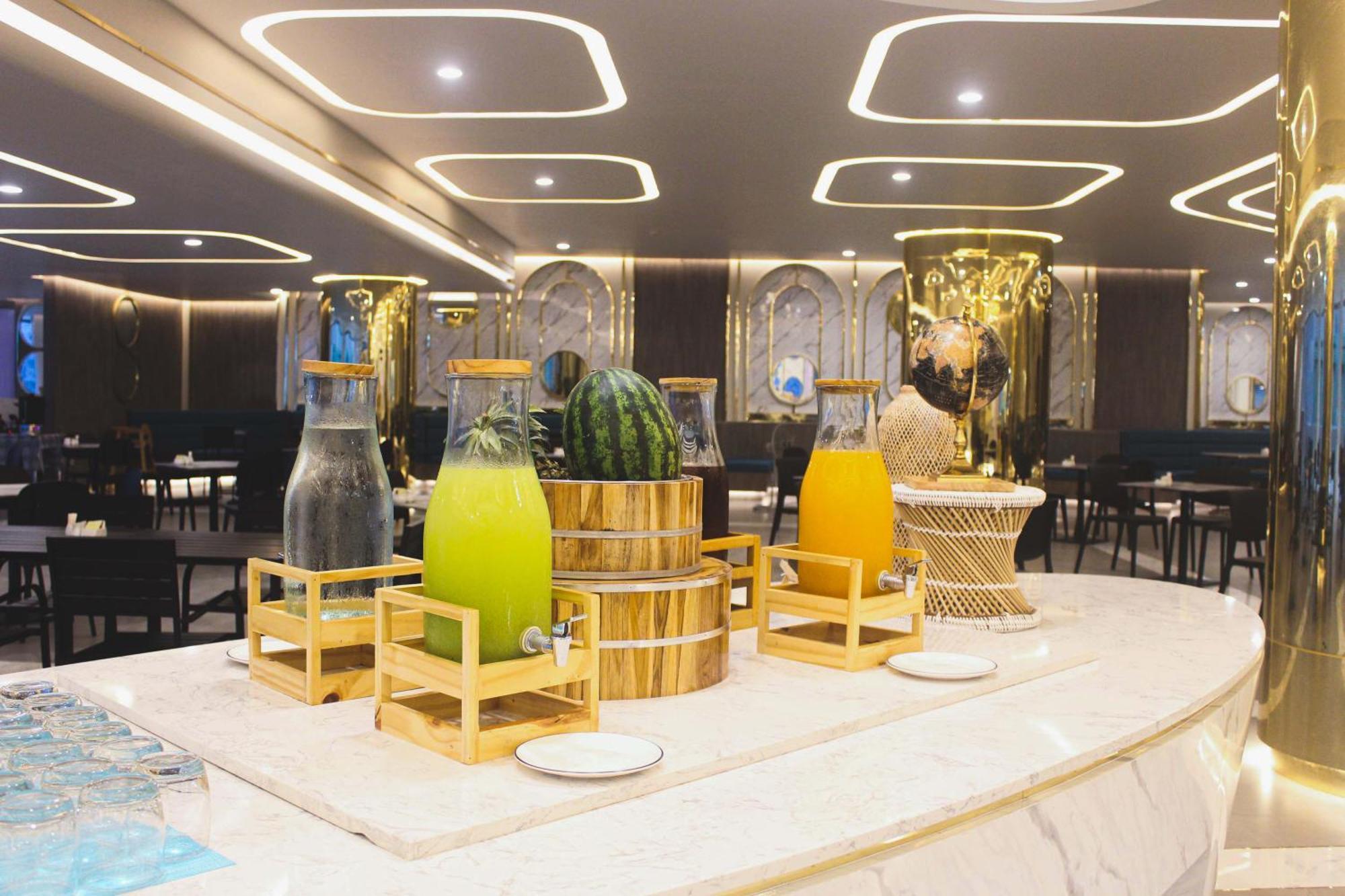Wyndham La Vita Rawai Phuket Екстериор снимка